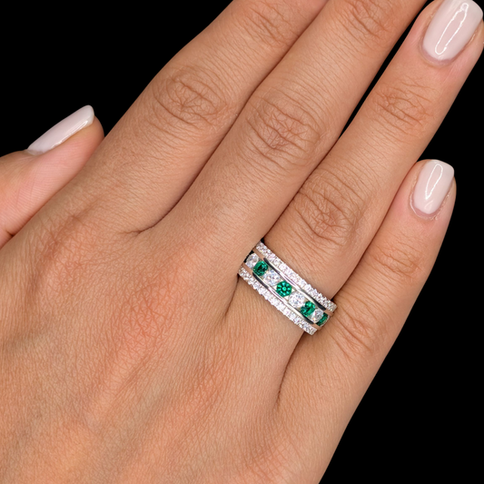 Bague Éternité Argent 925 Rhodié Pierres Vertes et Oxydes de Zirconium