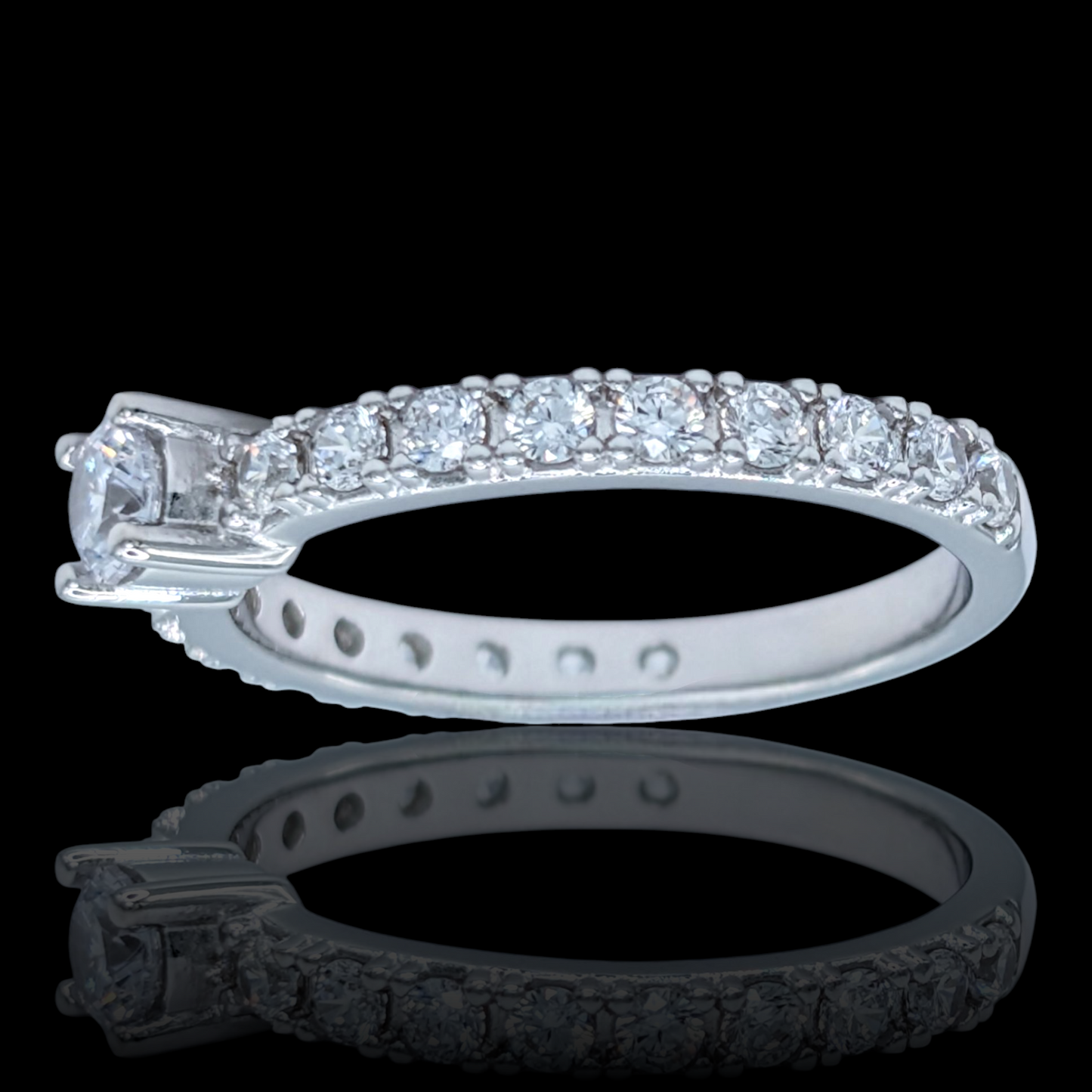Solitärring aus rhodiniertem 925er Silber und weißen Zirkonia