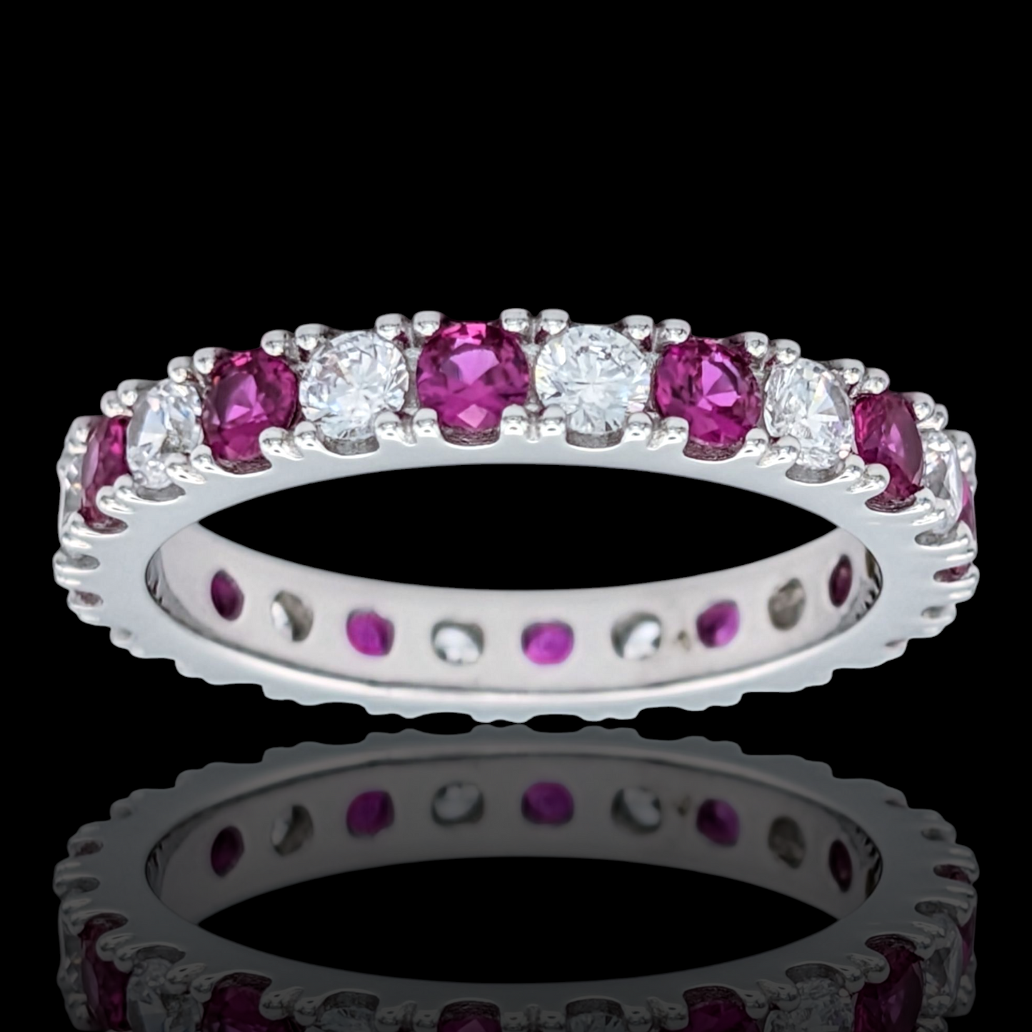 Eternity-Ring aus rhodiniertem 925er Silber mit roten Korunden und Zirkonia