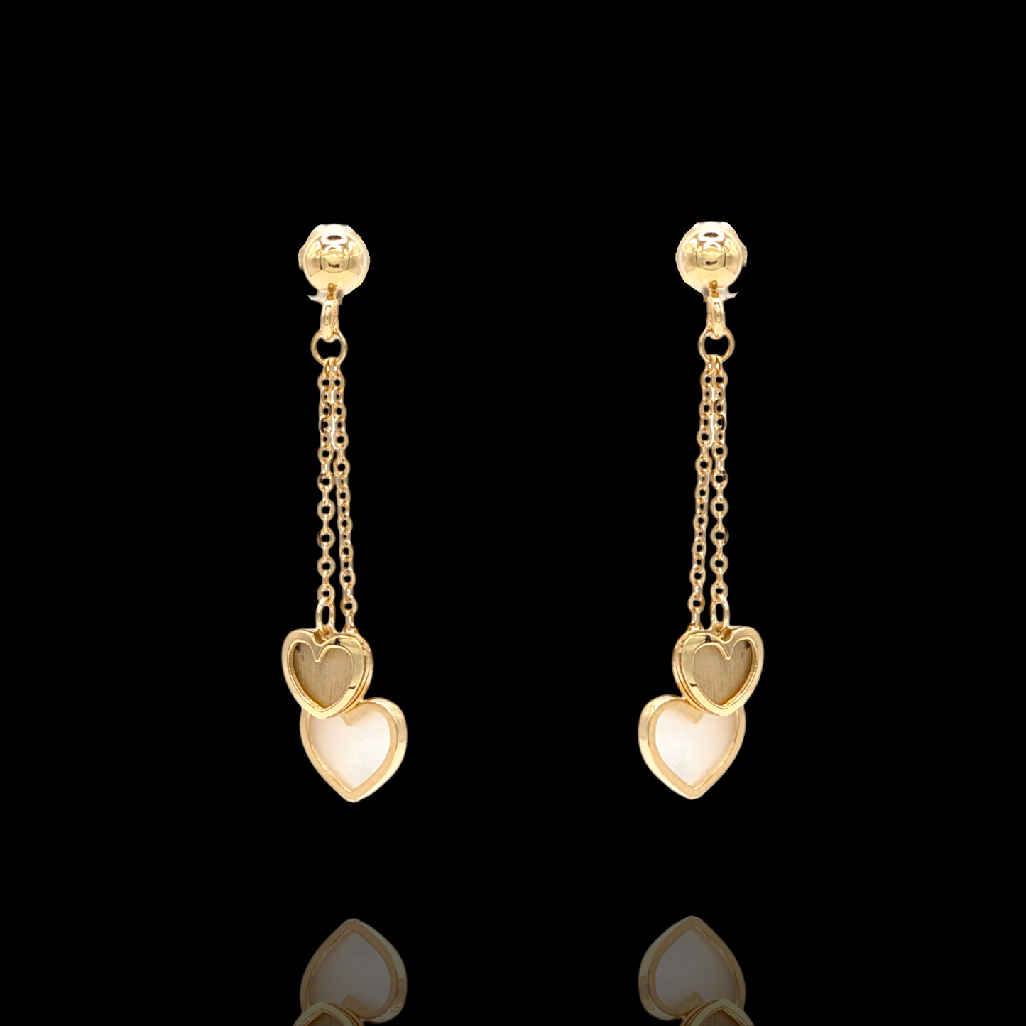 750 Gold Set adorned with Mother-of-Pearl Flowers and Hearts