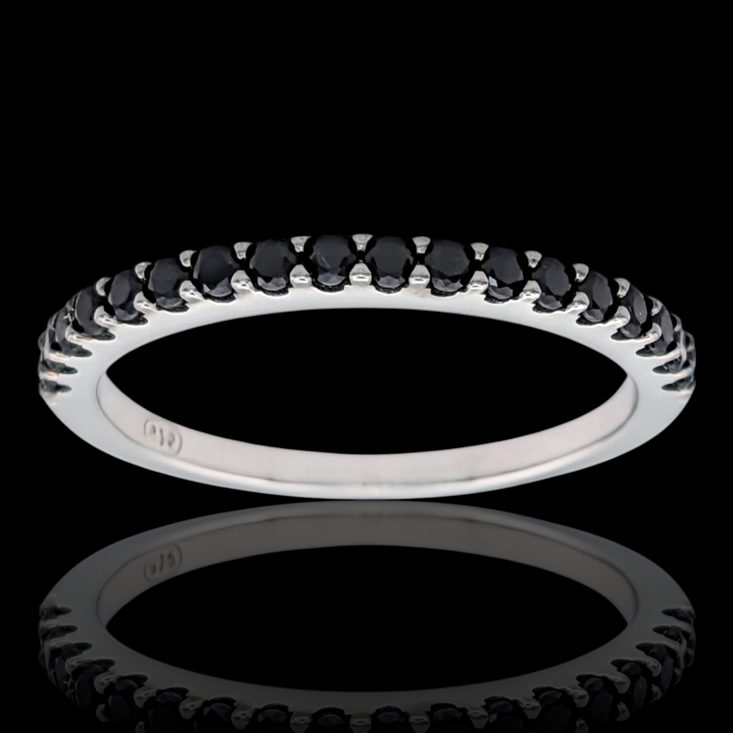 Bague demi-alliance en argent 925 rhodié et oxydes de zirconium noirs