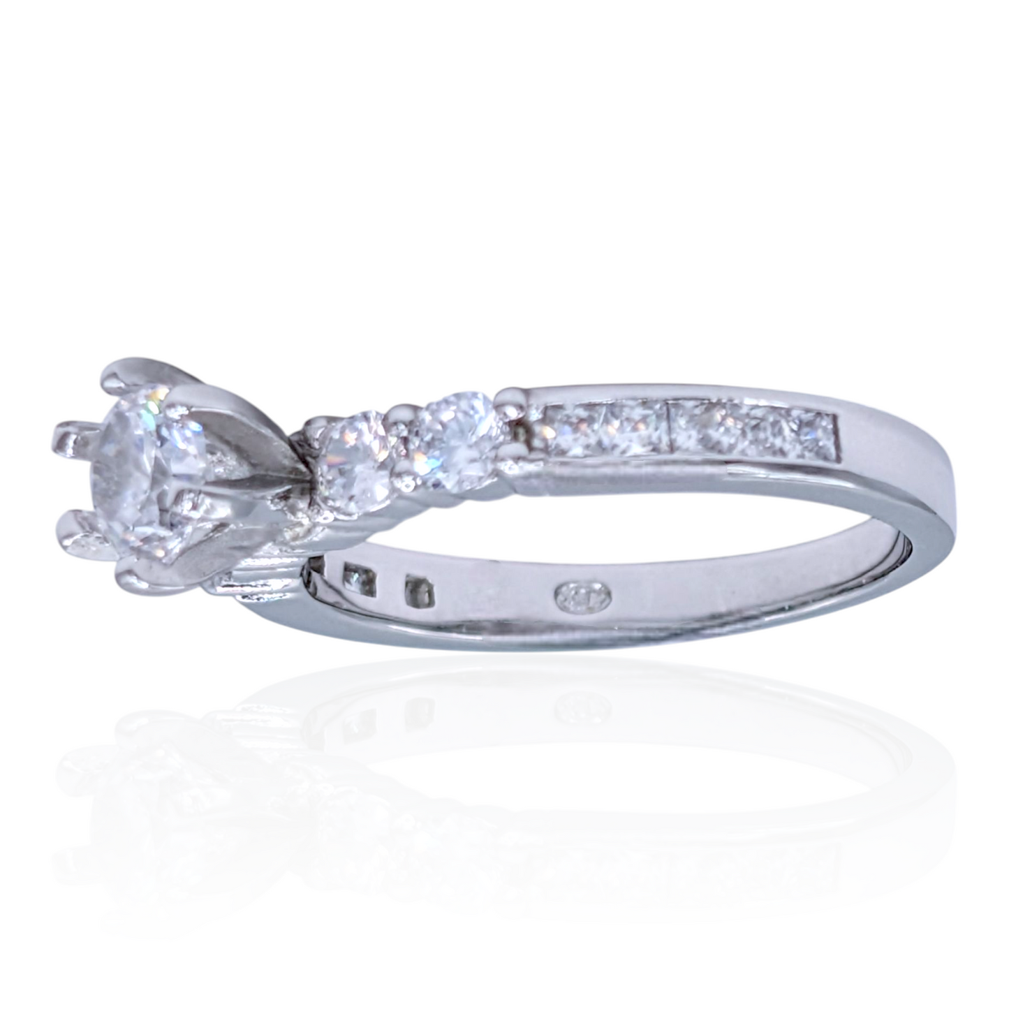 Rhodium-plated 925 sterling silver solitaire ring with white cubic zirconia