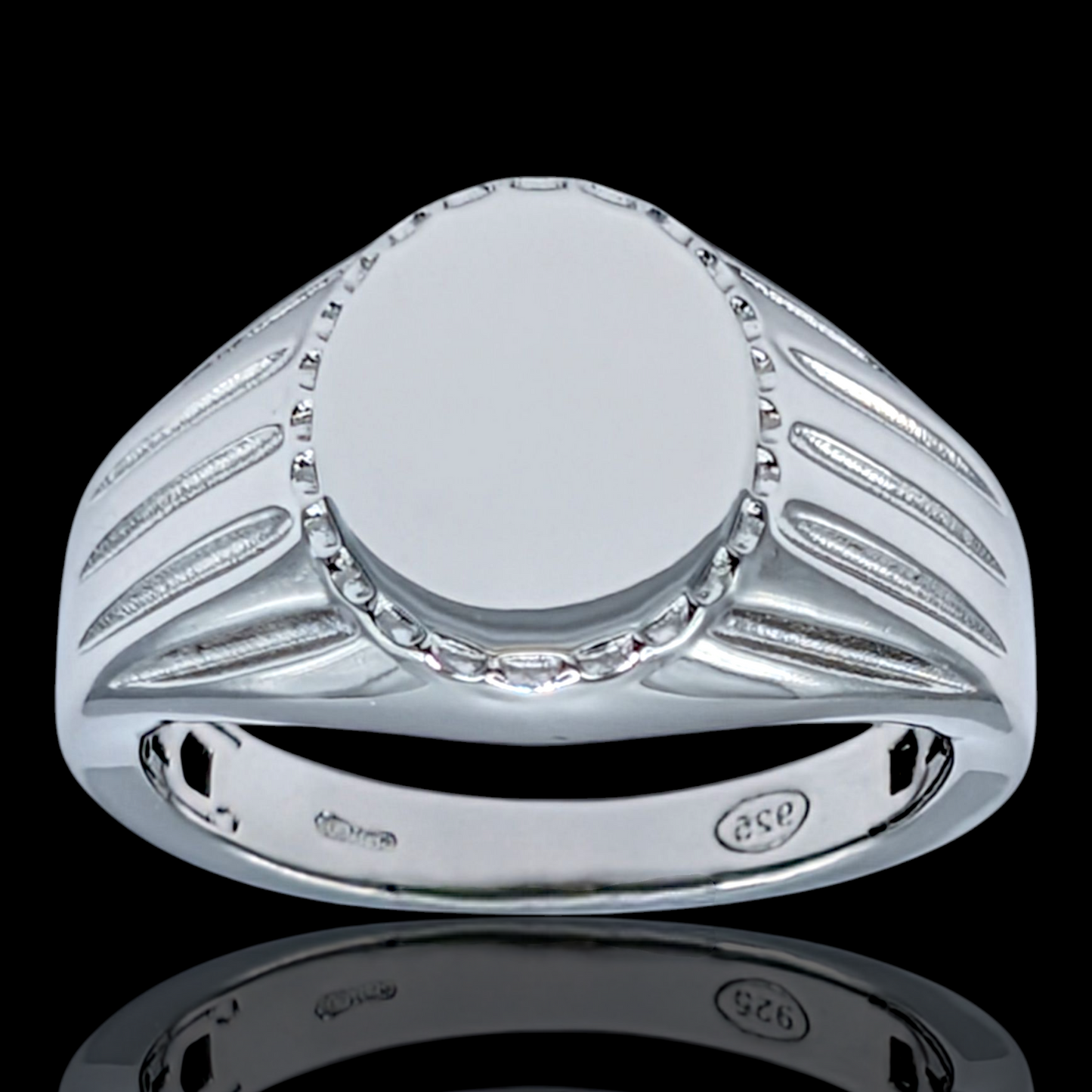 Bague chevalière en argent 925 rhodié au design poli
