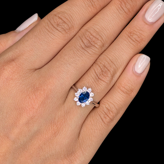 Bague Fleur Argent 925 Rhodié, Corindon Synthétique Bleu et Oxyde de Zirconium